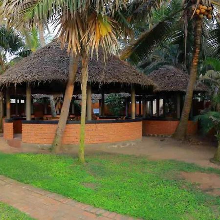 Seaface Beach Resort Kovalam Exteriör bild