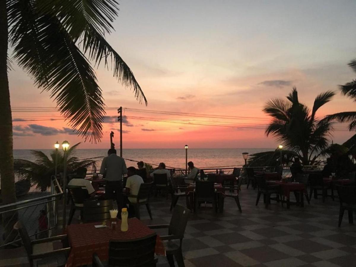 Seaface Beach Resort Kovalam Exteriör bild