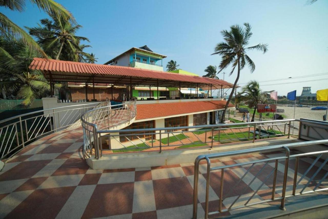 Seaface Beach Resort Kovalam Exteriör bild