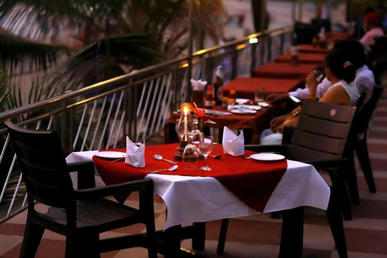 Seaface Beach Resort Kovalam Exteriör bild