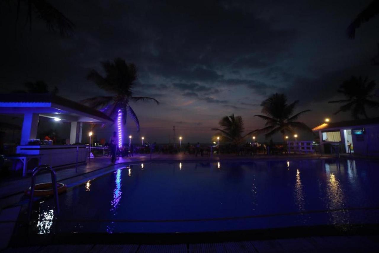 Seaface Beach Resort Kovalam Exteriör bild