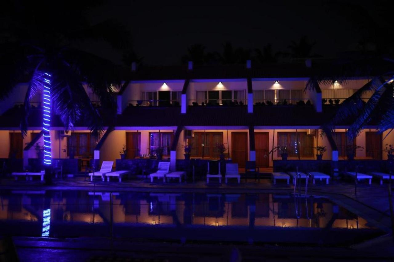 Seaface Beach Resort Kovalam Exteriör bild