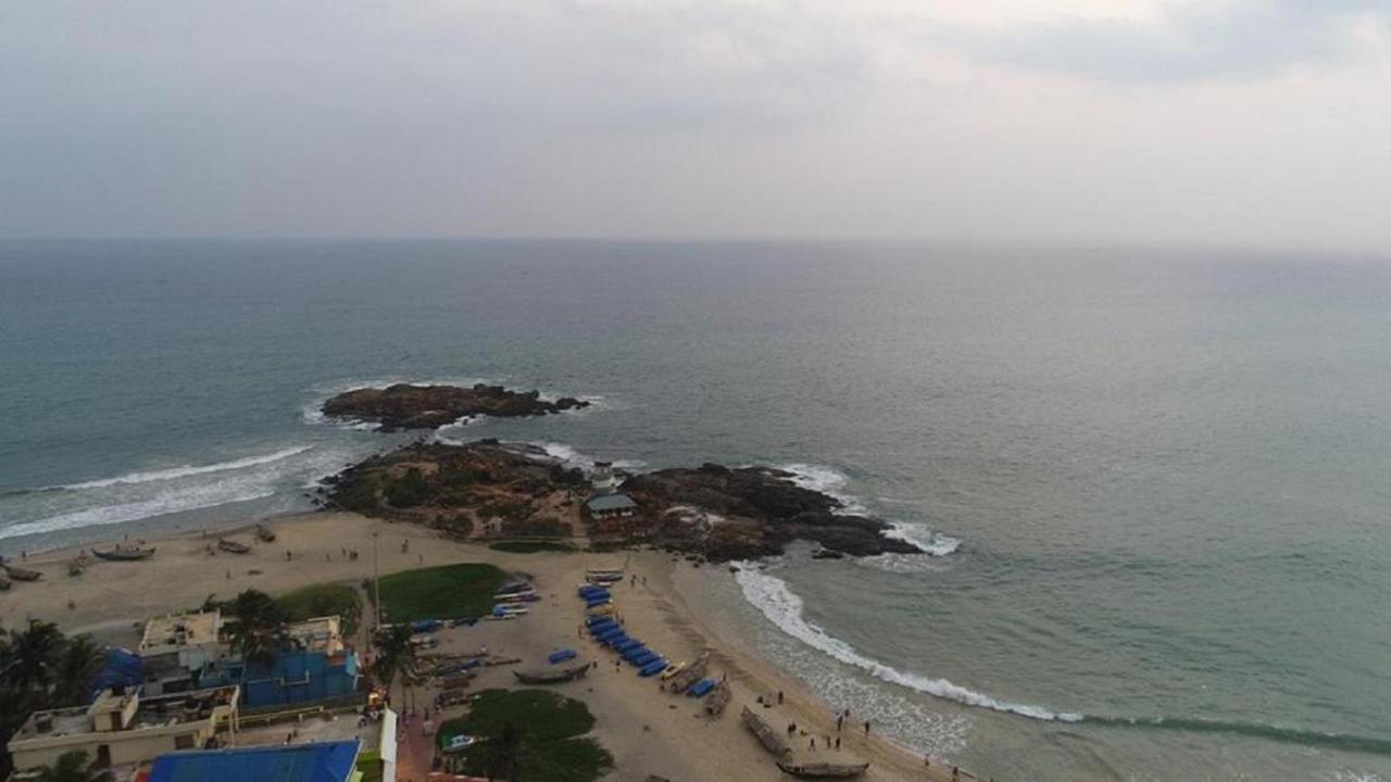 Seaface Beach Resort Kovalam Exteriör bild