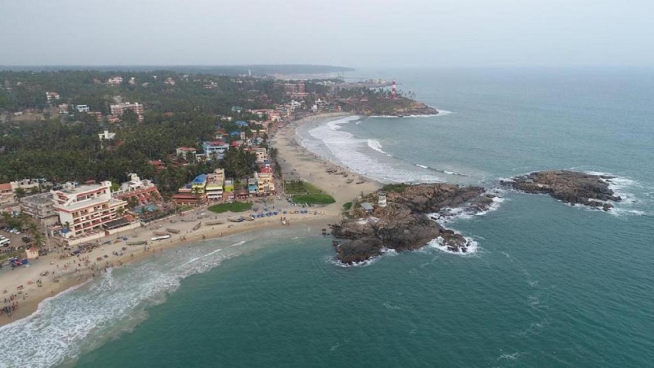 Seaface Beach Resort Kovalam Exteriör bild