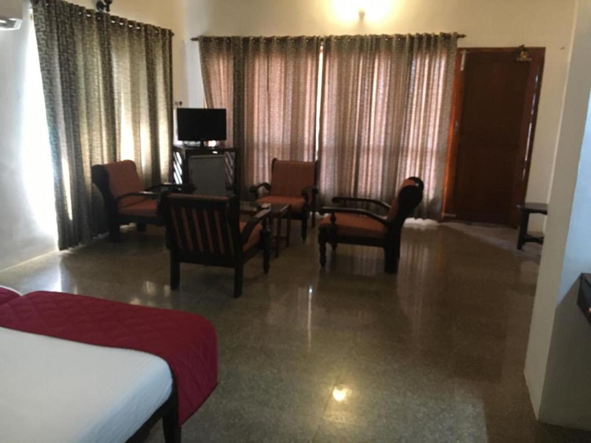 Seaface Beach Resort Kovalam Rum bild