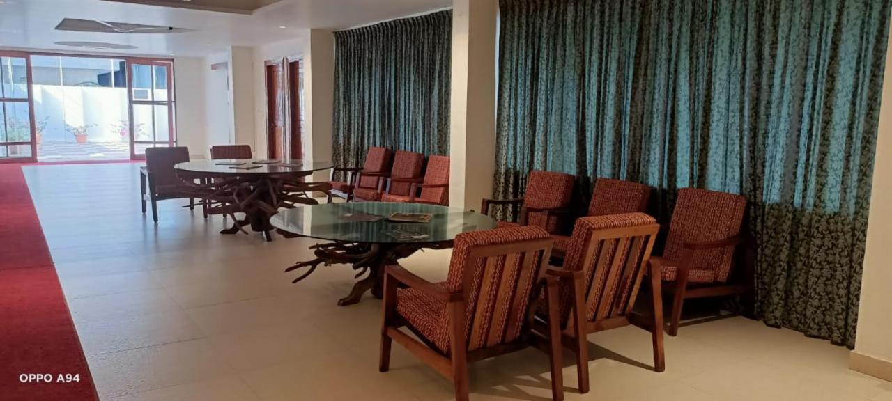 Seaface Beach Resort Kovalam Exteriör bild